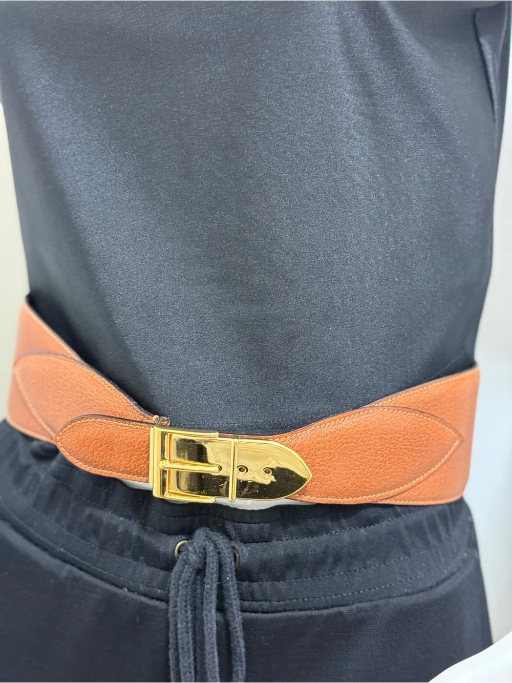 Gucci Brown Leather Belt with Gold Buckle in great conditions